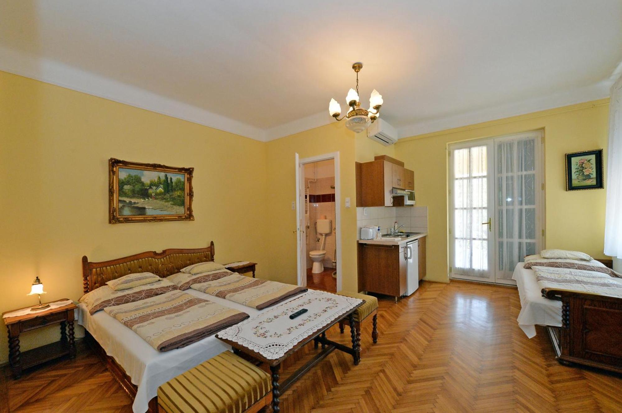 Villa Zsofia Balatonfured Room photo