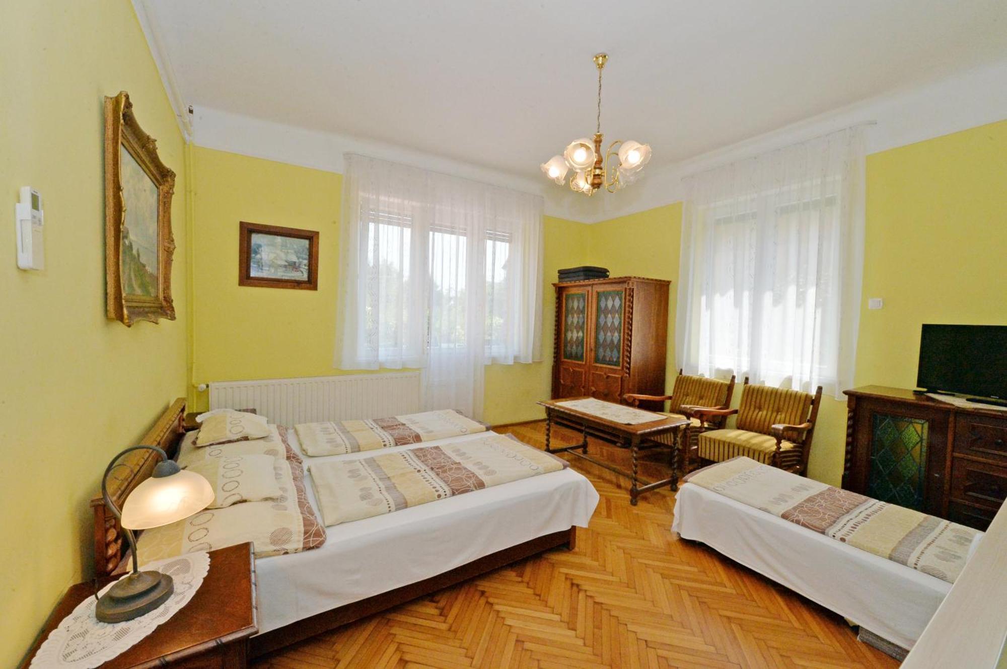 Villa Zsofia Balatonfured Room photo